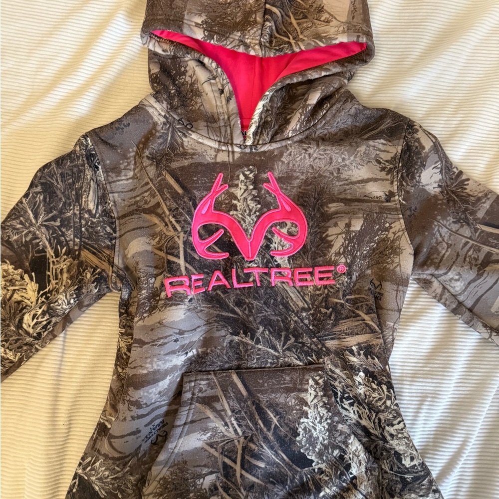 Realtree Camo Pink Hoodie
Kids XL
Woman-Men Xs/S